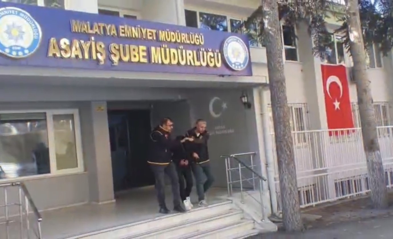 Sahte polis MAŞTİ’de suçüstü yakalandı