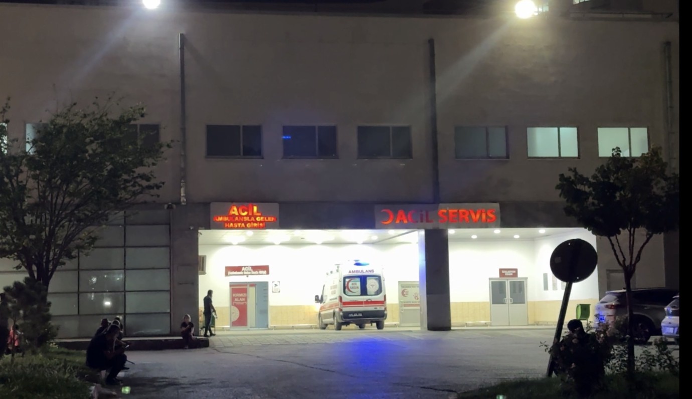 Tabancayla oynarken ateş aldı: 1 yaralı