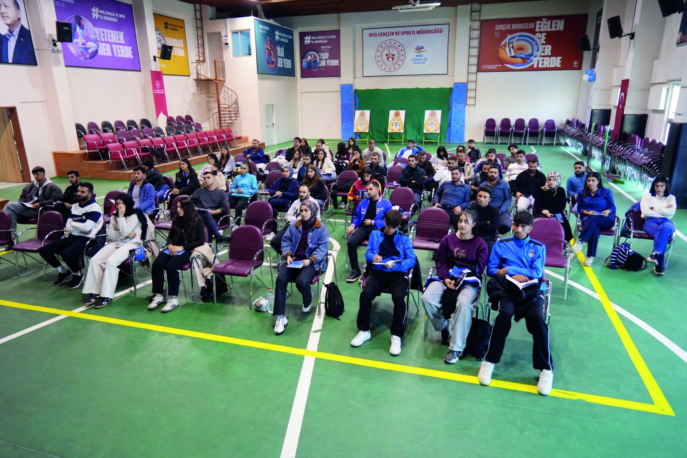 Muş’ta voleybol aday hakem kursu başladı