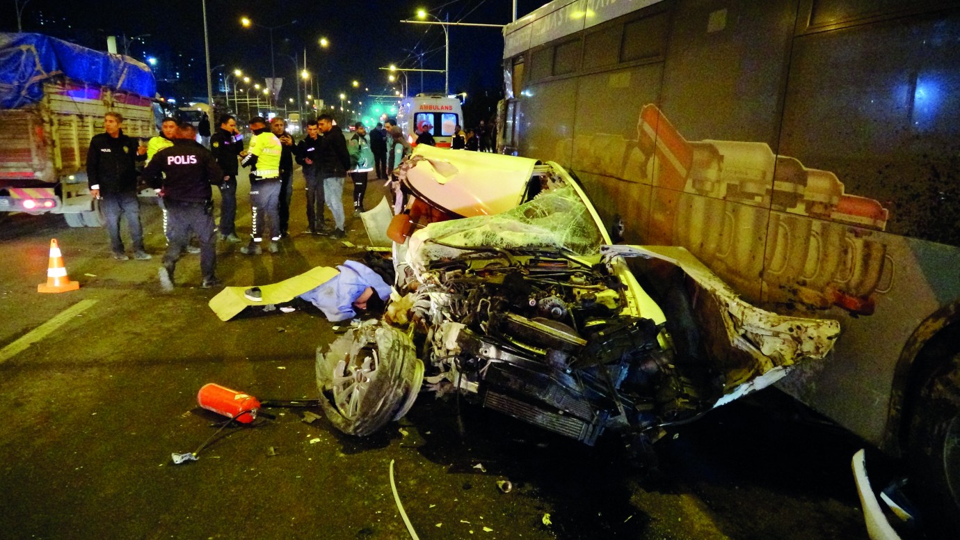 Malatya’da Trafik Kazası: 2 Ölü, 3 Yaralı