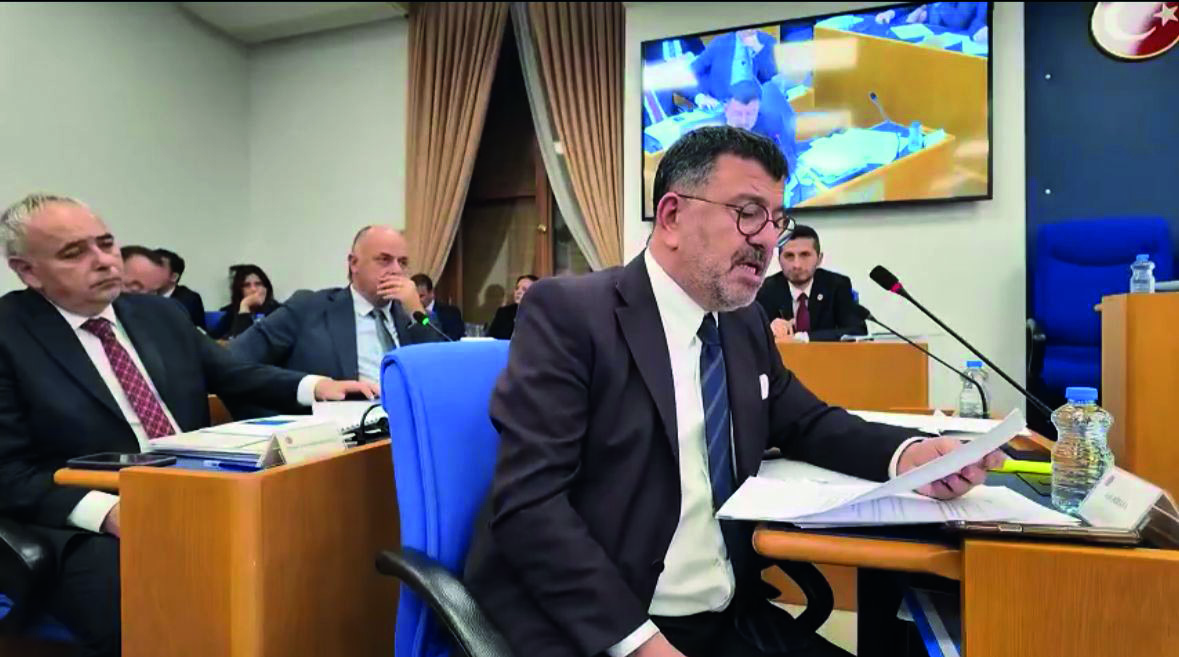 Ağbaba: Uçak saatleri işkence gibi