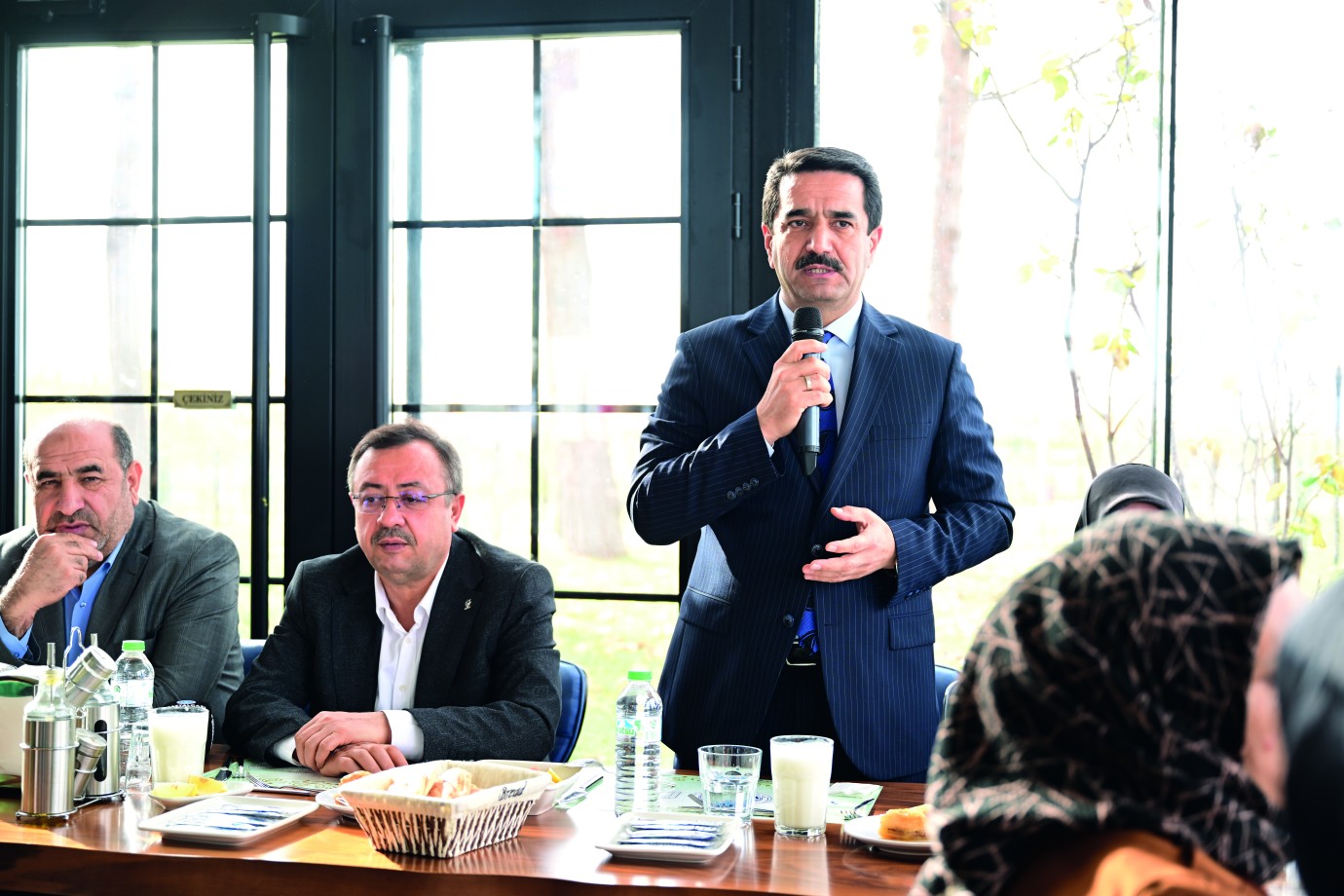 Başkan Taşkın Kadın Kolları mahalle başkanları toplantısına katıldı