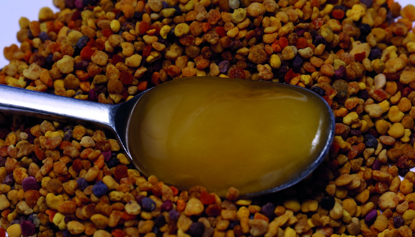 Arı ürünlerine alerjisi olanlara propolis uyarısı