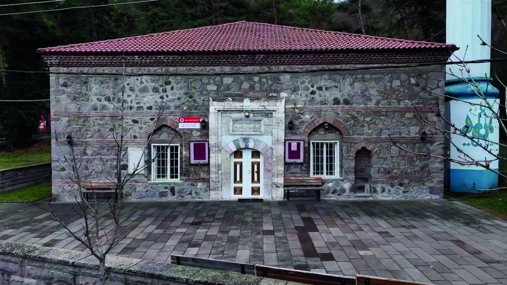 500 yıllık cami, ilk günkü ihtişamını koruyor
