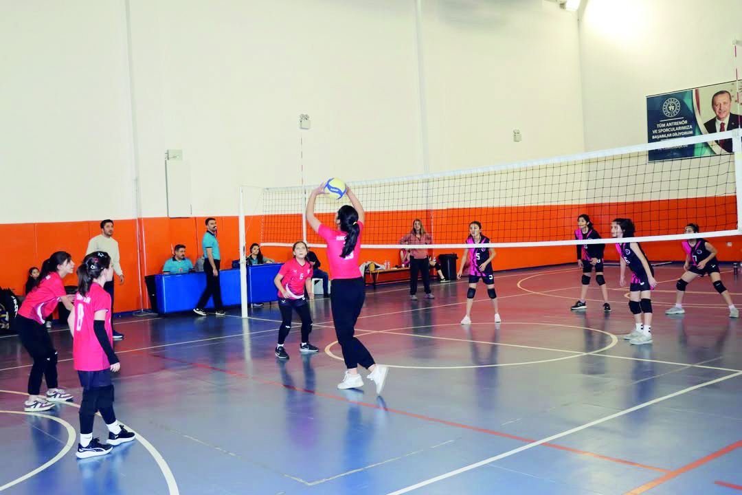 Okul sporları küçükler voleybol il birinciliği müsabakaları başladı