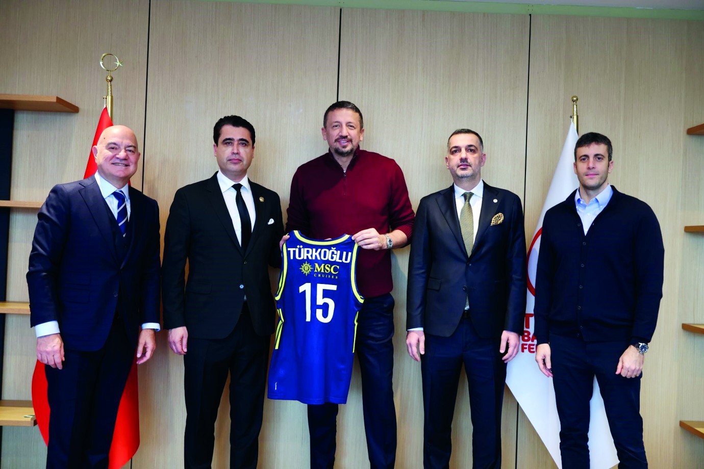 Fenerbahçe'den TBF Başkanı Hidayet Türkoğlu'na ziyaret