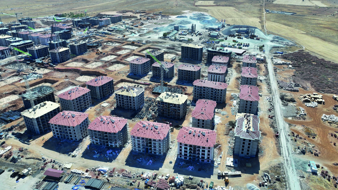 Malatya’nın ilçe kadar büyük mahallesine 16 kilometre su hattı çekildi