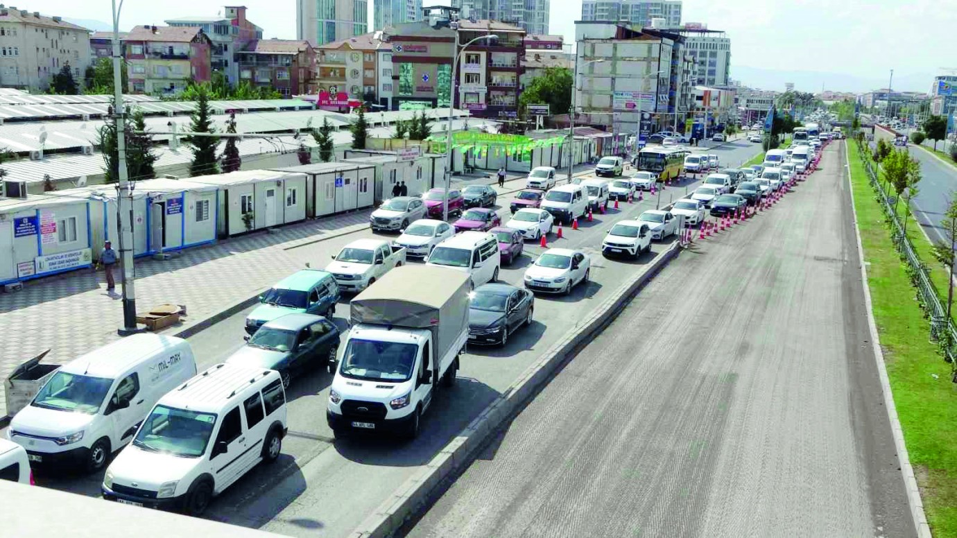 Malatya’nın trafik profili şaşırttı: Traktör otobüsü geride bıraktı