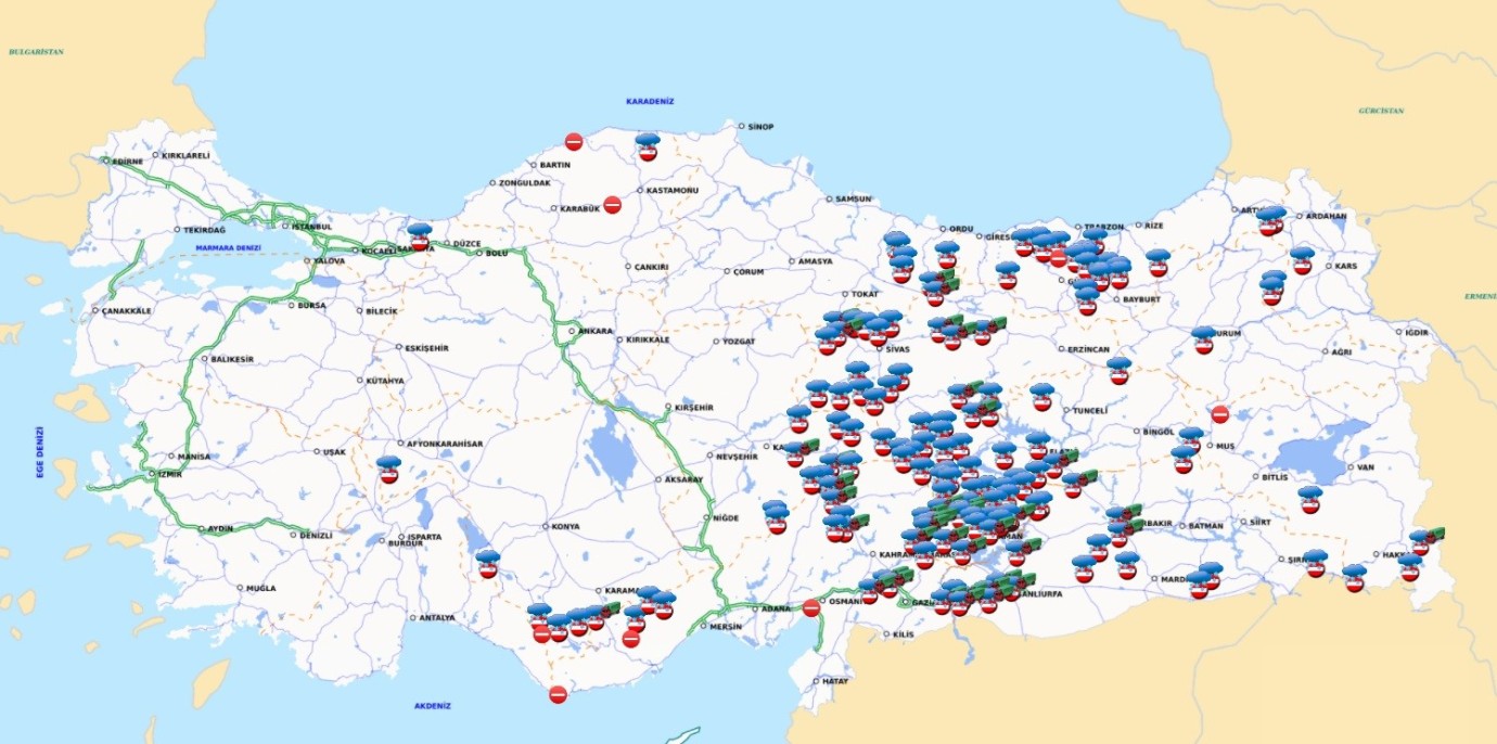 Kar yağışı Doğu’da ulaşımı felç etti