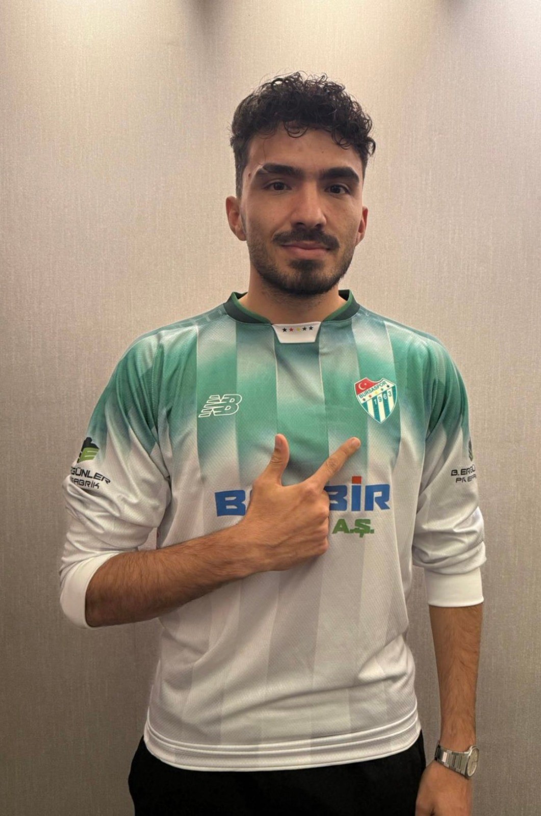 Bursaspor forvet hattını Emir Kaan Gültekin ile güçlendirdi