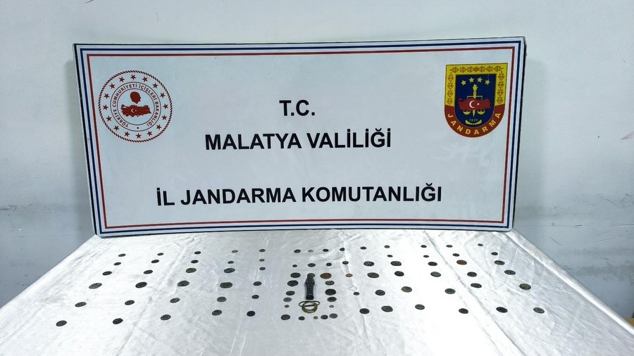 Araçta 86 sikke ve 2 tarihi eser bulundu