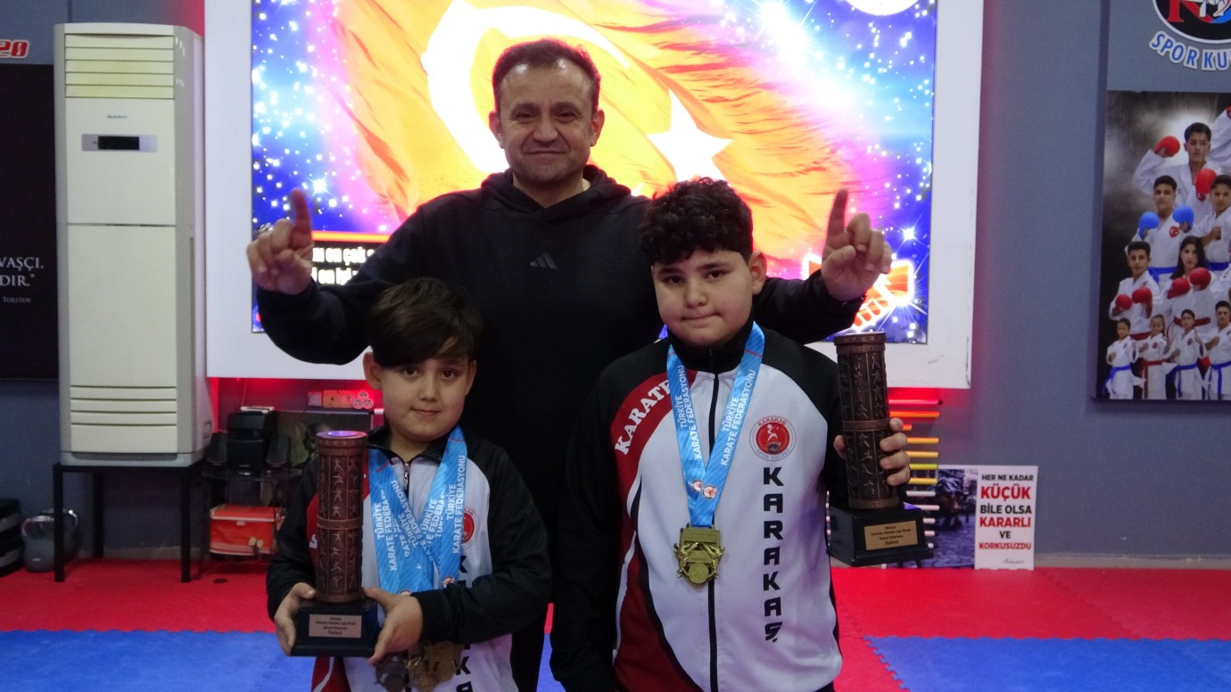 Şampiyonluk ruhu babadan oğullara geçti