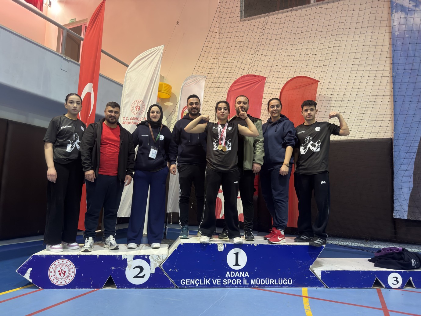Bitlisli öğrenciler Bilek Güreşi Finali’nde parladı