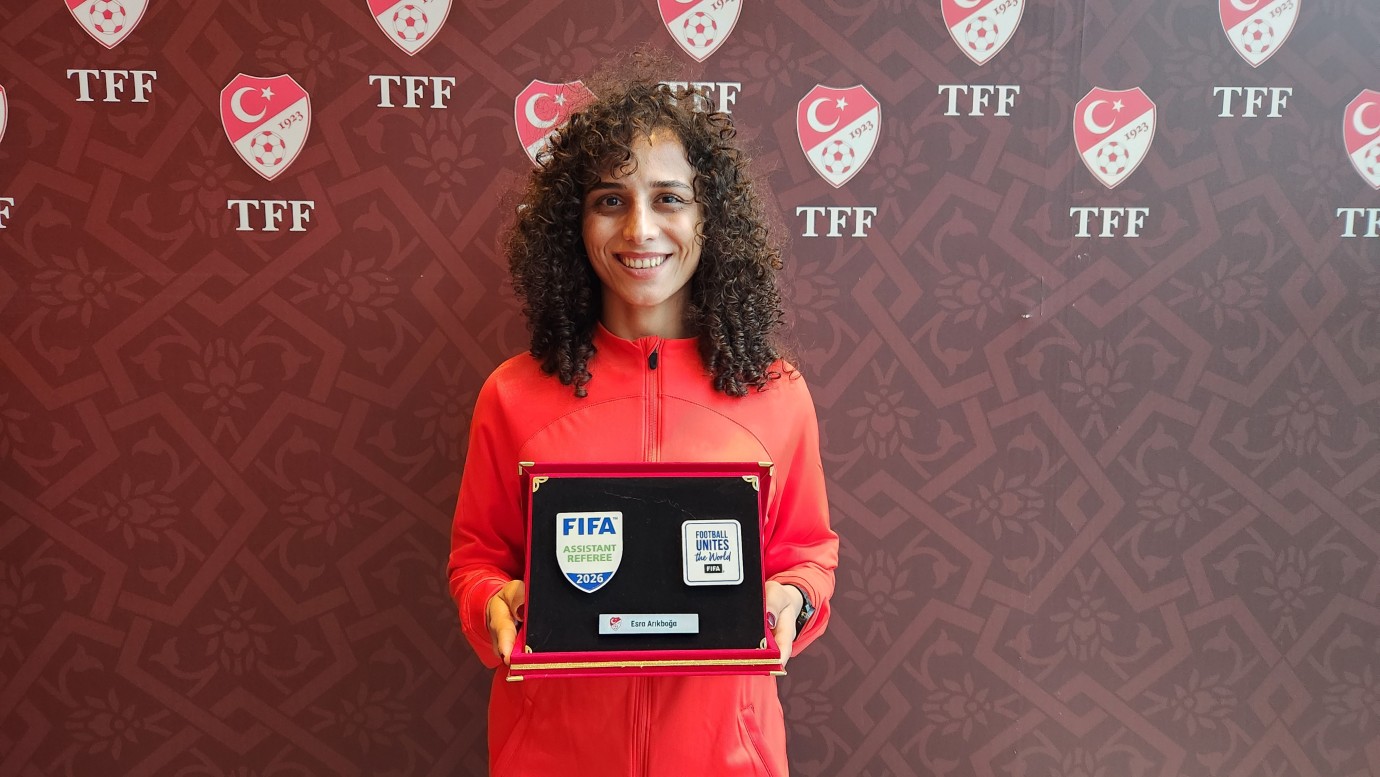 FIFA kokartlı Hakem Esra Arıkboğa’dan Süper Lig mesajı