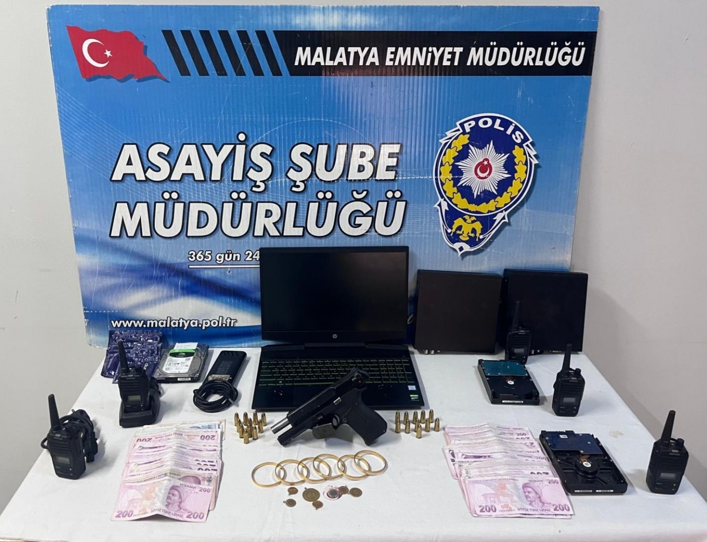 Malatya’da fuhuş operasyonu: silah ve 739 bin TL’lik ziynet ele geçirildi