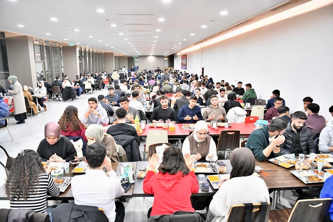 Yeşilyurt Belediyesi’nden İnönü Üniversitesi’nde anlamlı iftar buluşması