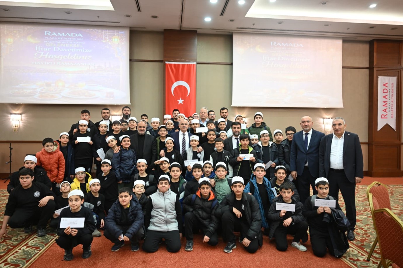 “İlimle, irfanla yoğrulmuş nesiller yetişsin istiyoruz”