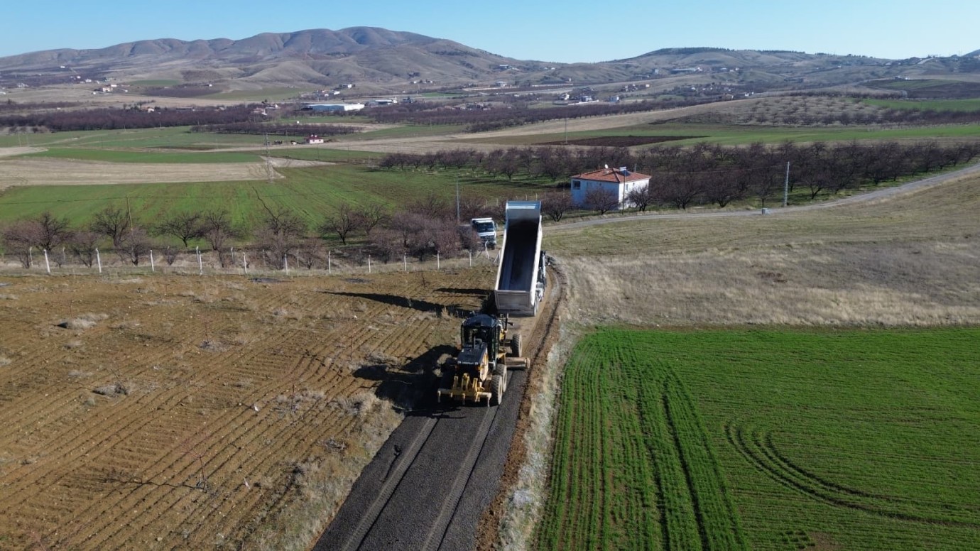 Battalgazi’de yol hamlesi: Yenice Mahallesi’nin ulaşım konforu artıyor