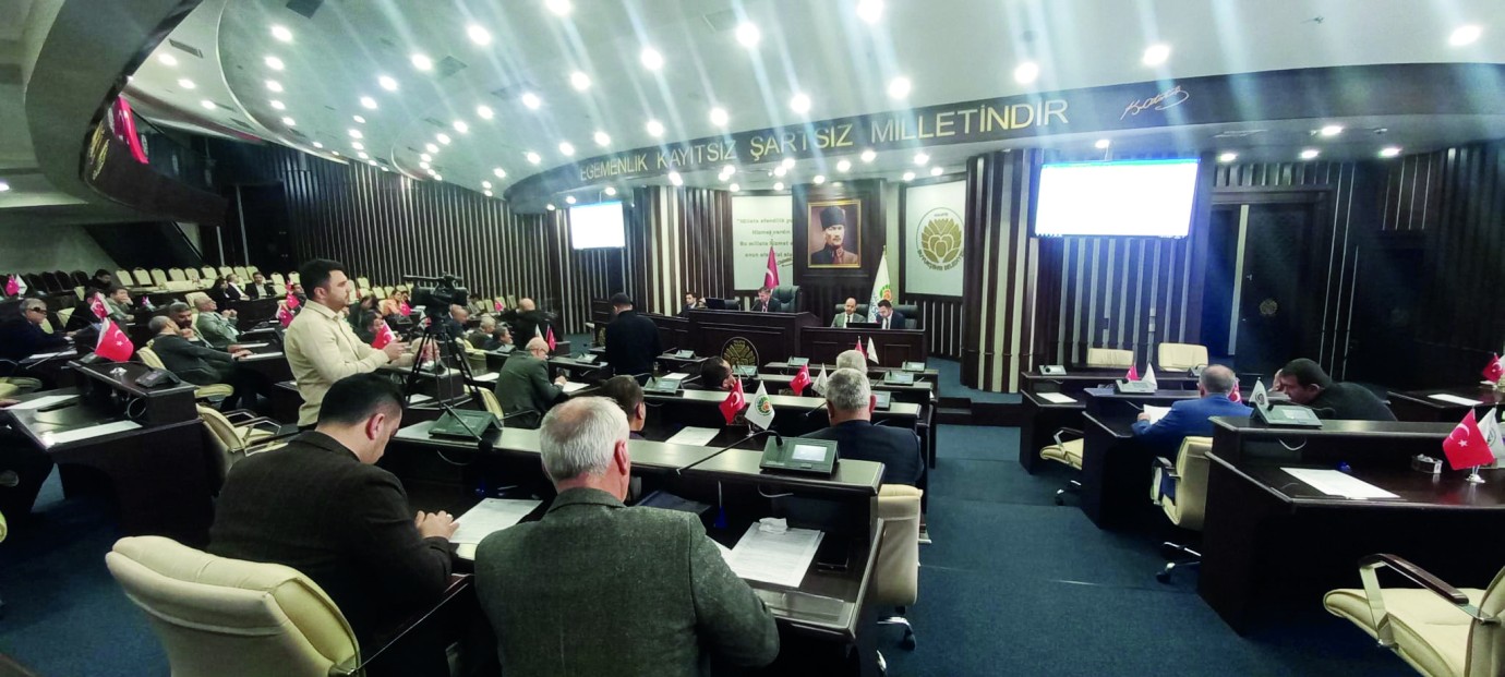 Büyükşehir meclisinde 6 aylık önerge krizi 