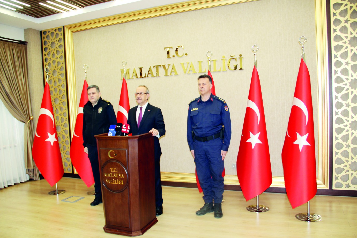 Vali Yavuz asayiş verilerini açıkladı: Kazalar azalıyor, huzur artıyor! 