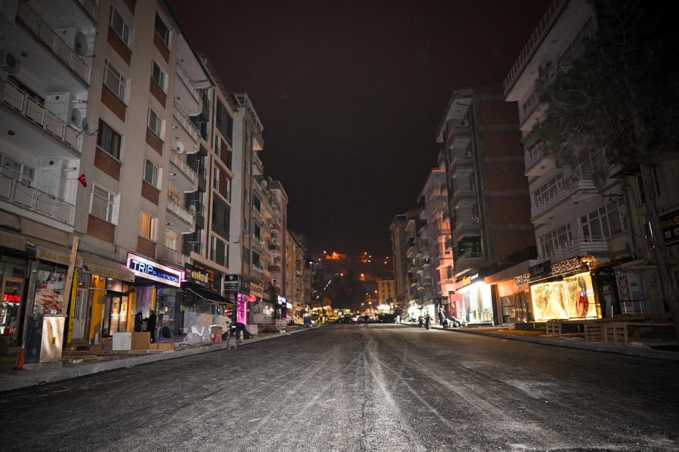 Cerrah titizliğiyle altyapı operasyonu: İnönü Caddesi trafiğe açıldı