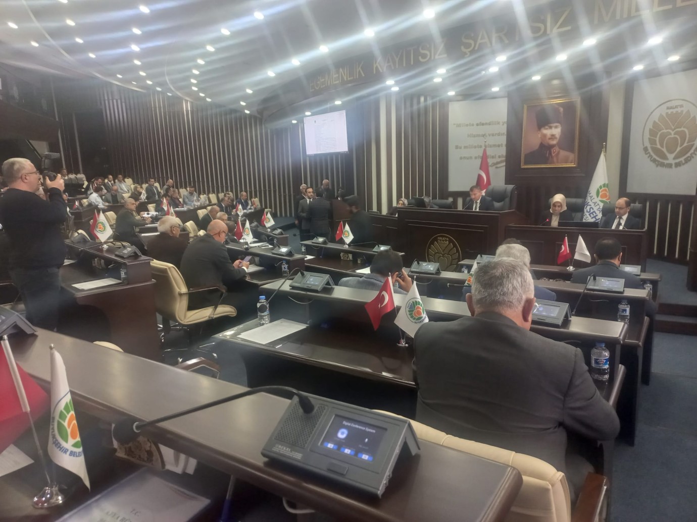 Mecliste mali yönetim eleştirisi ve seçim 