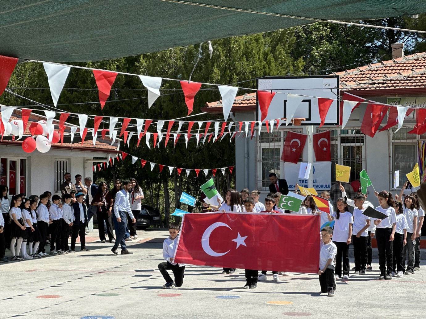 Yazıhan'da 23 Nisan Coşkusu