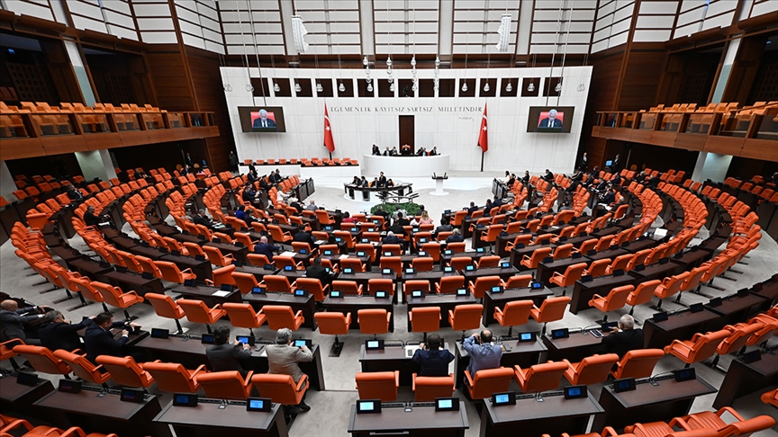 Meclis’te Aidat Sınırı ve Deprem Mağdurlarına Koruma Masada