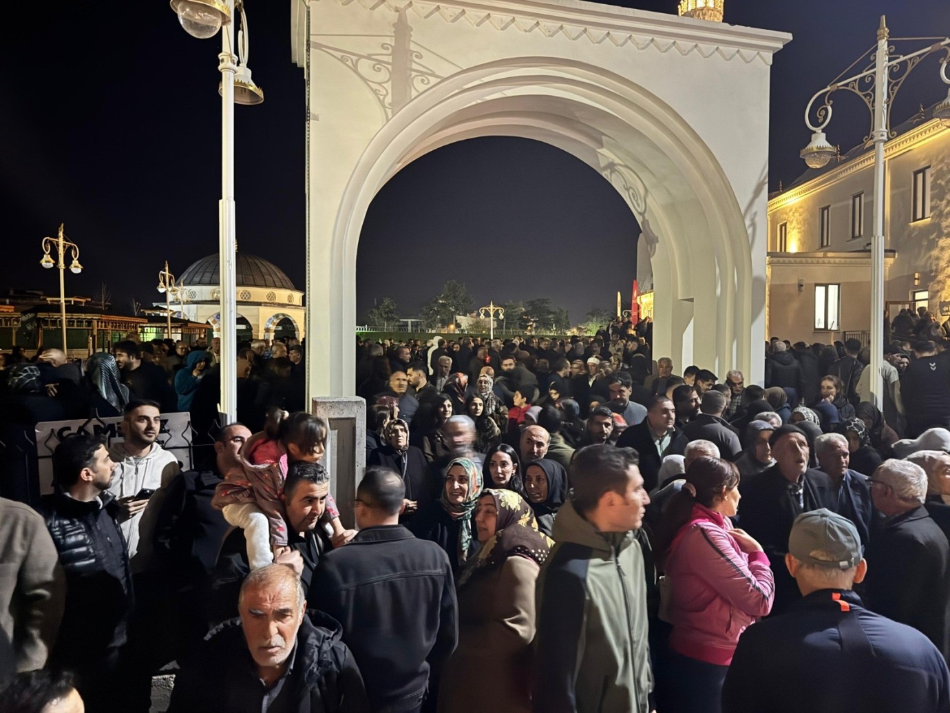 İlk hac kafilesi kutsal topraklara uğurlandı