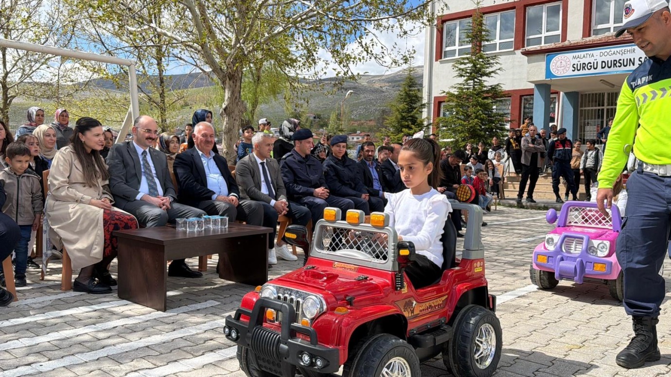 Öğrencilere Uygulamalı Trafik Dersi