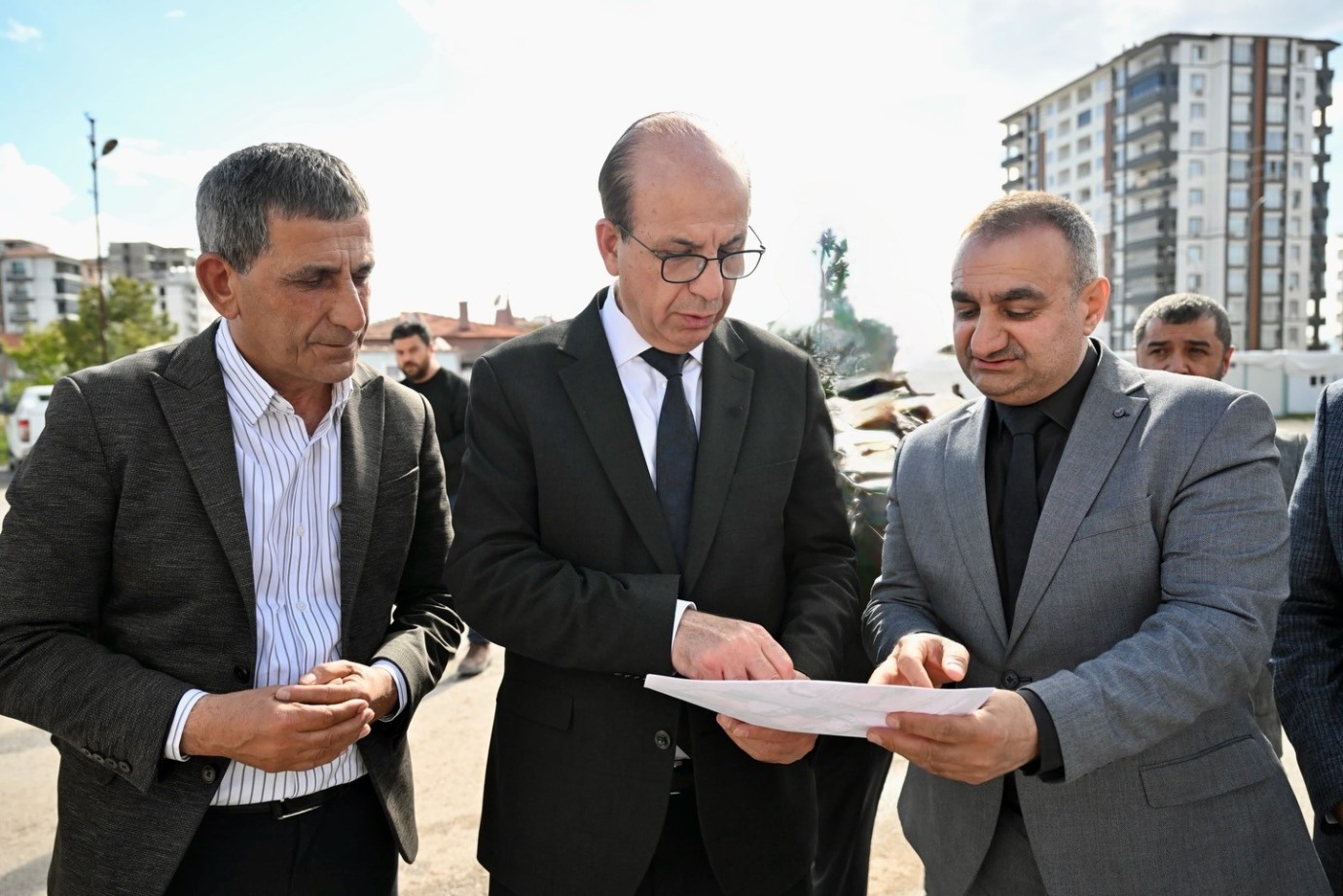 Geçit: Karakavak Mahallemiz Modern Bir Kimliğe Kavuşuyor