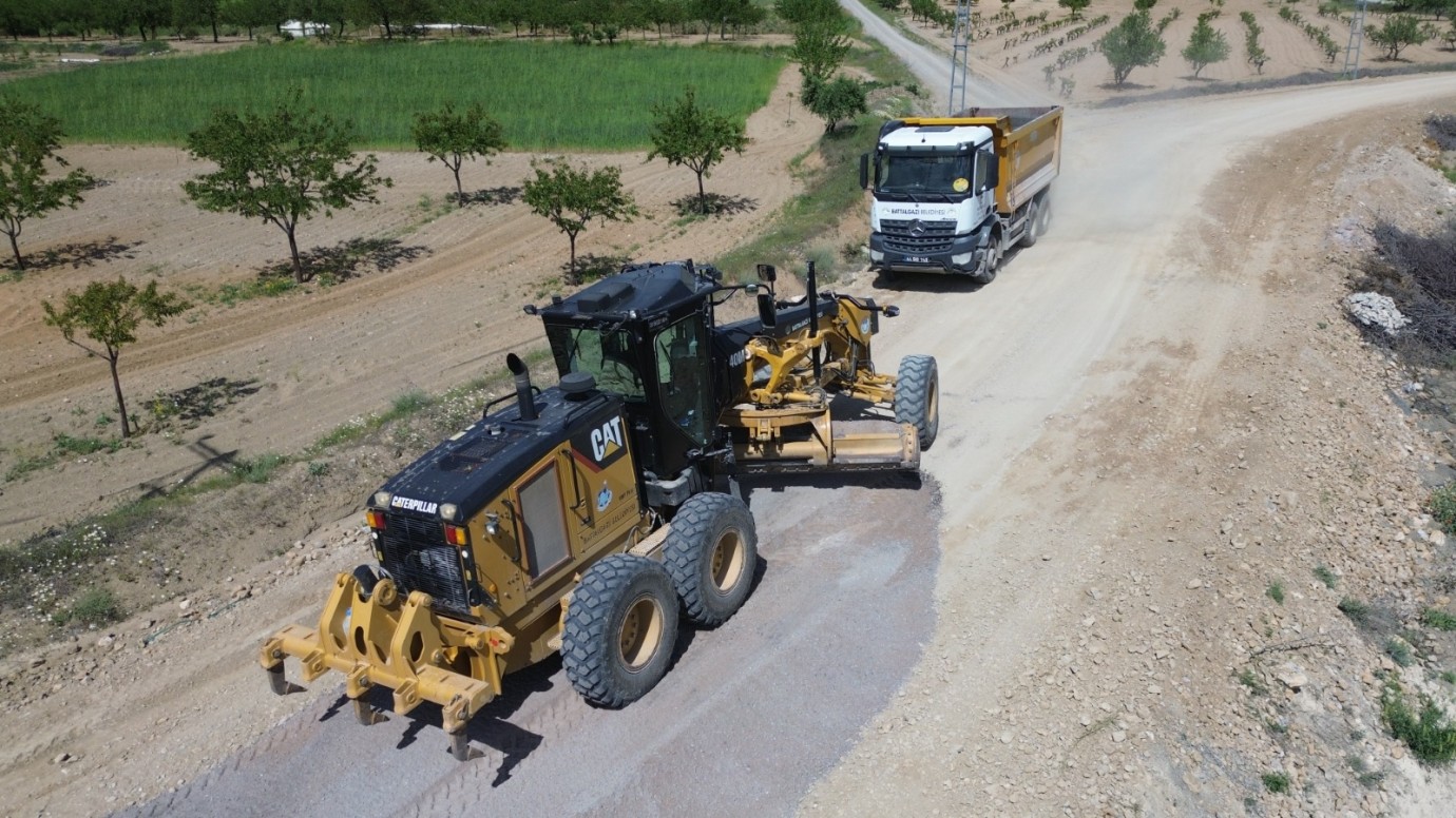 Battalgazi’de Yol Düzenleme Çalışmaları Devam Ediyor                        