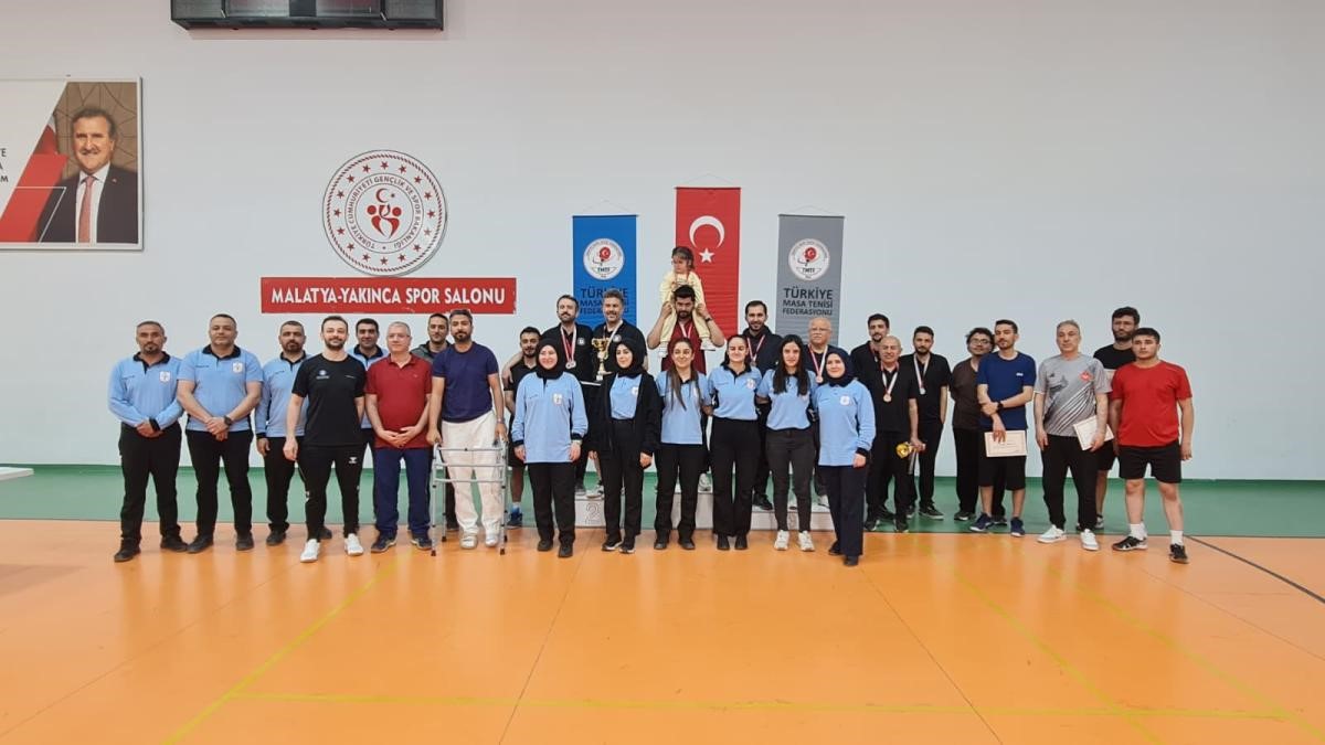 İnönü Üniversitesi Masa Tenisi Kurumlar Ligi’nde Malatya ikincisi oldu