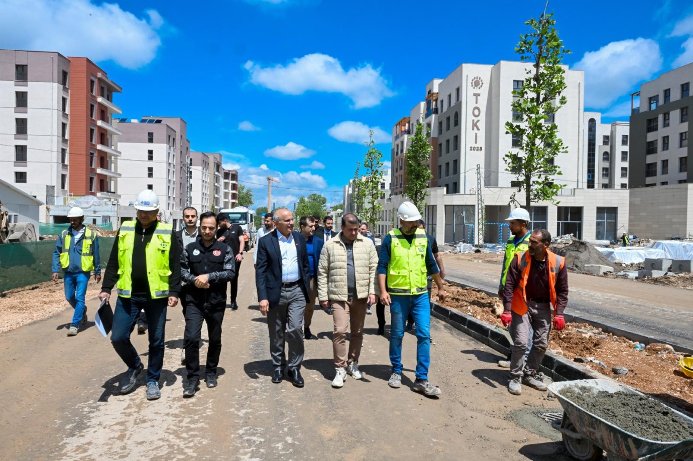 Fuzuli Caddesi Kurban Bayramı Öncesi Trafiğe Açıldı