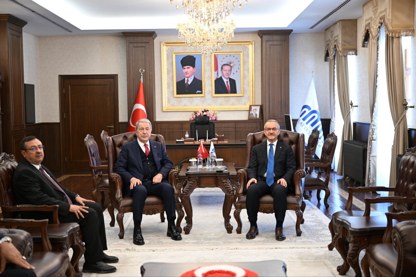 Hulusi Akar Malatya’da temaslarda bulundu