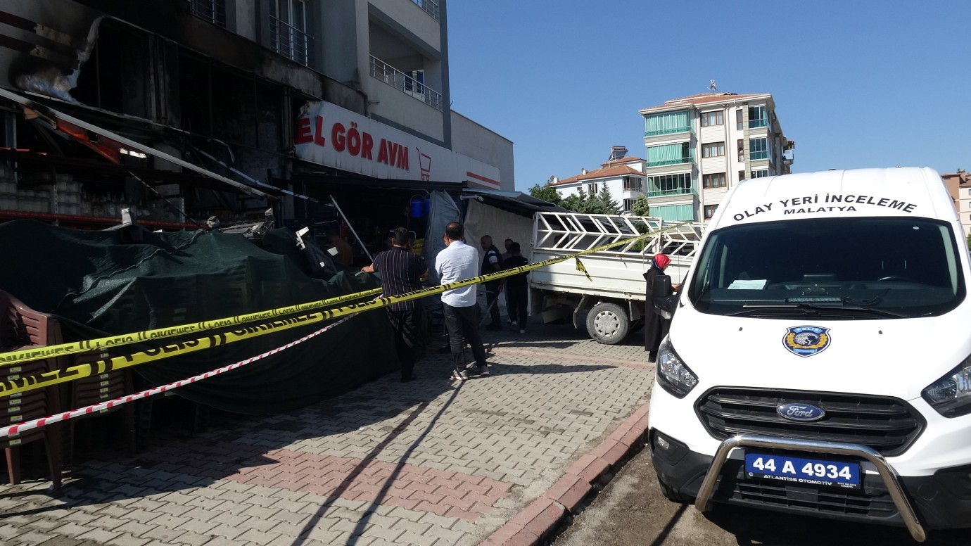 Malatya’da alışveriş merkezinde yangın: Büyük hasar oluştu