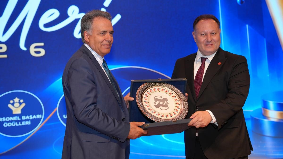 İnönü Üniversitesi’nde “Başarı Ödülleri 2026 Töreni” düzenlendi