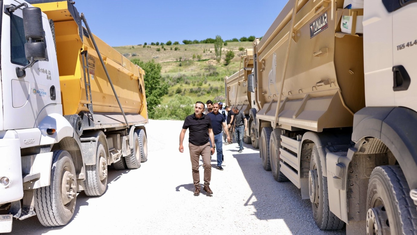 Akçadağ'da 6 Kilometrelik Grup Yolunda Çalışmalar Devam Ediyor