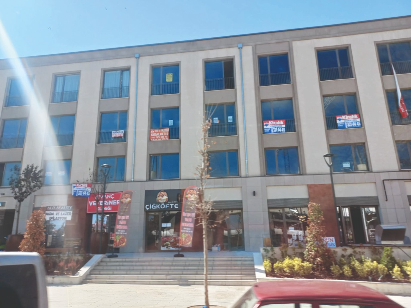 Çarşıda kiralık ilanları arttı, beklenen hareketlilik oluşmadı