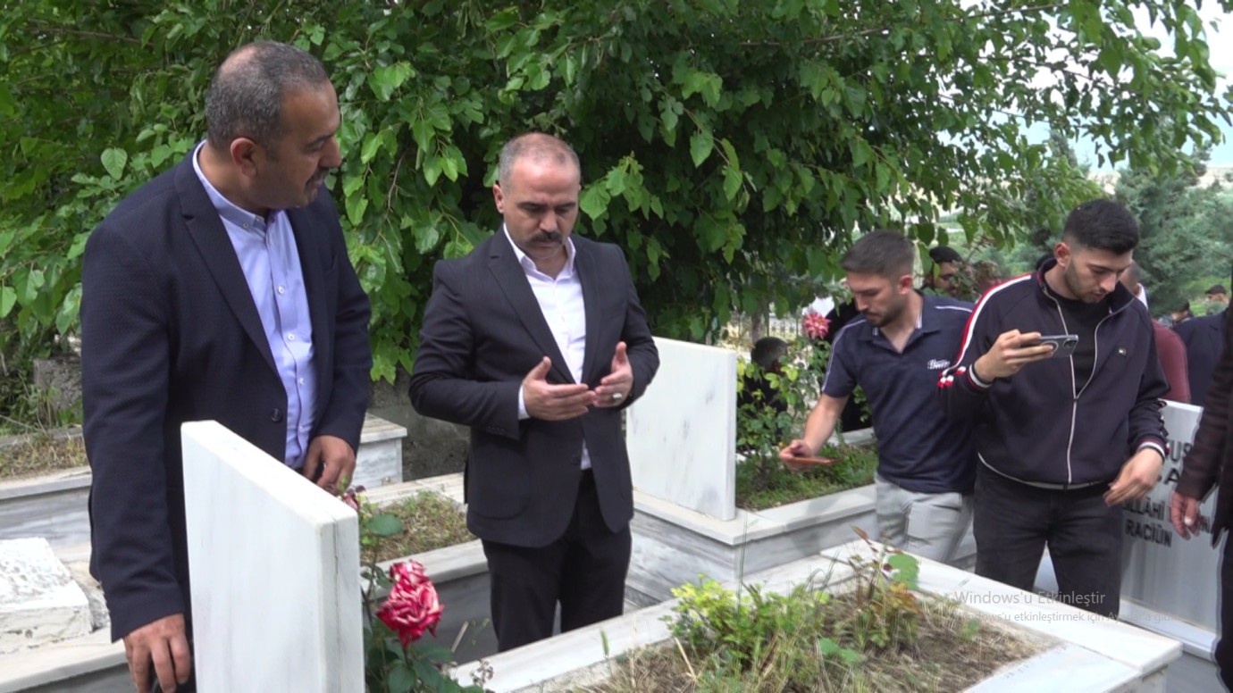 MHP Malatya’nın yeni yönetiminden ilk ziyaret Ülkücü Şehitliği’ne