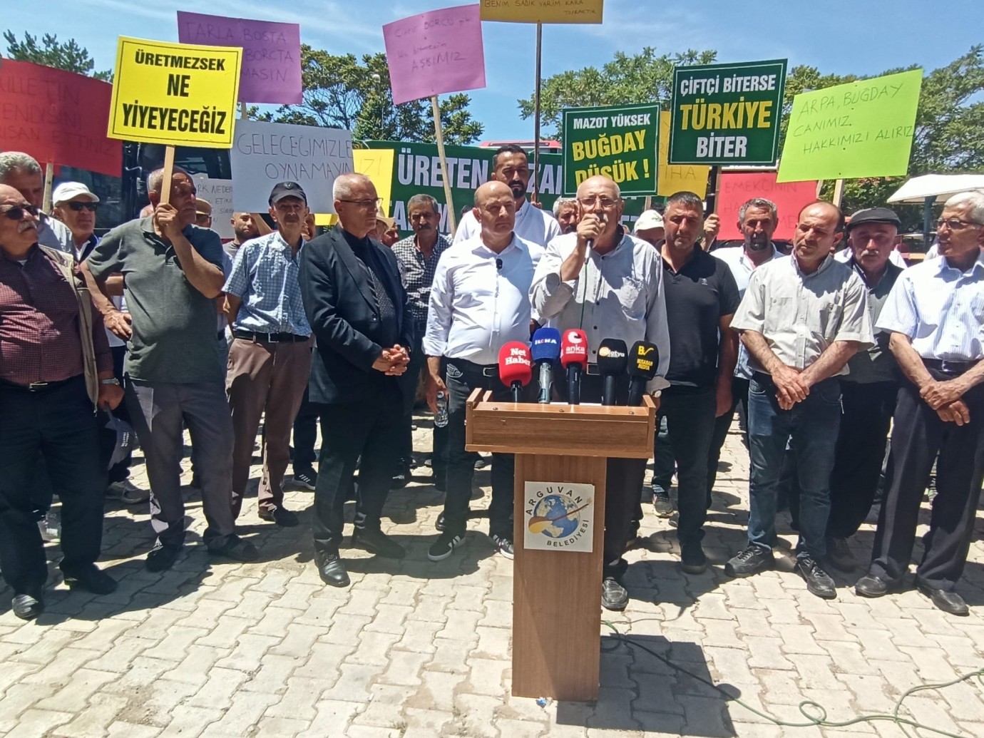 Arguvanlı çiftçilerden TMO fiyatlarına traktörlü protesto