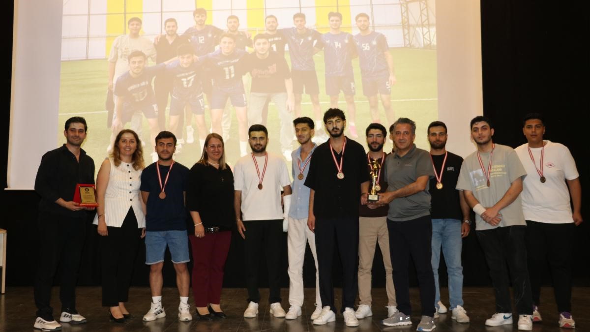 İnönü Üniversitesi’nde sporculara ödül töreni