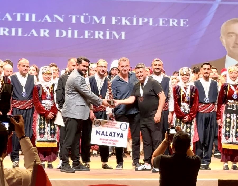 Malatya’ya 25 yıl sonra Türkiye derecesi: Halk oyunlarında büyük başarı