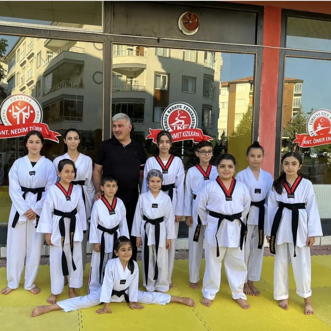 12 madalyayla gelen şampiyonluk