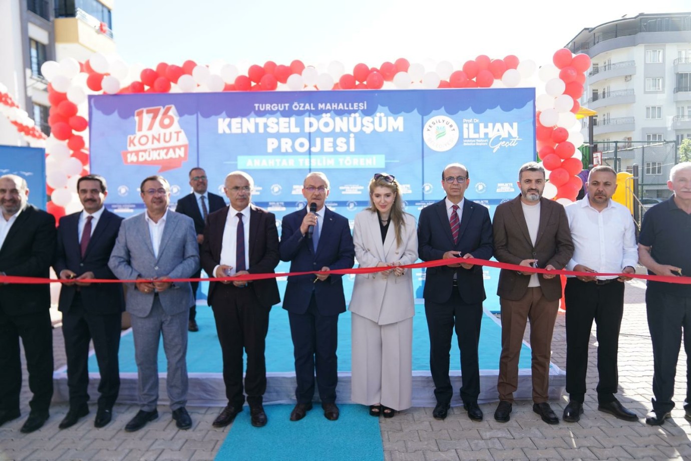 Yeşilyurt’ta dev kentsel gönüşüm tamamlandı: Yeşil Yaşam Evleri hak sahiplerine teslim edildi