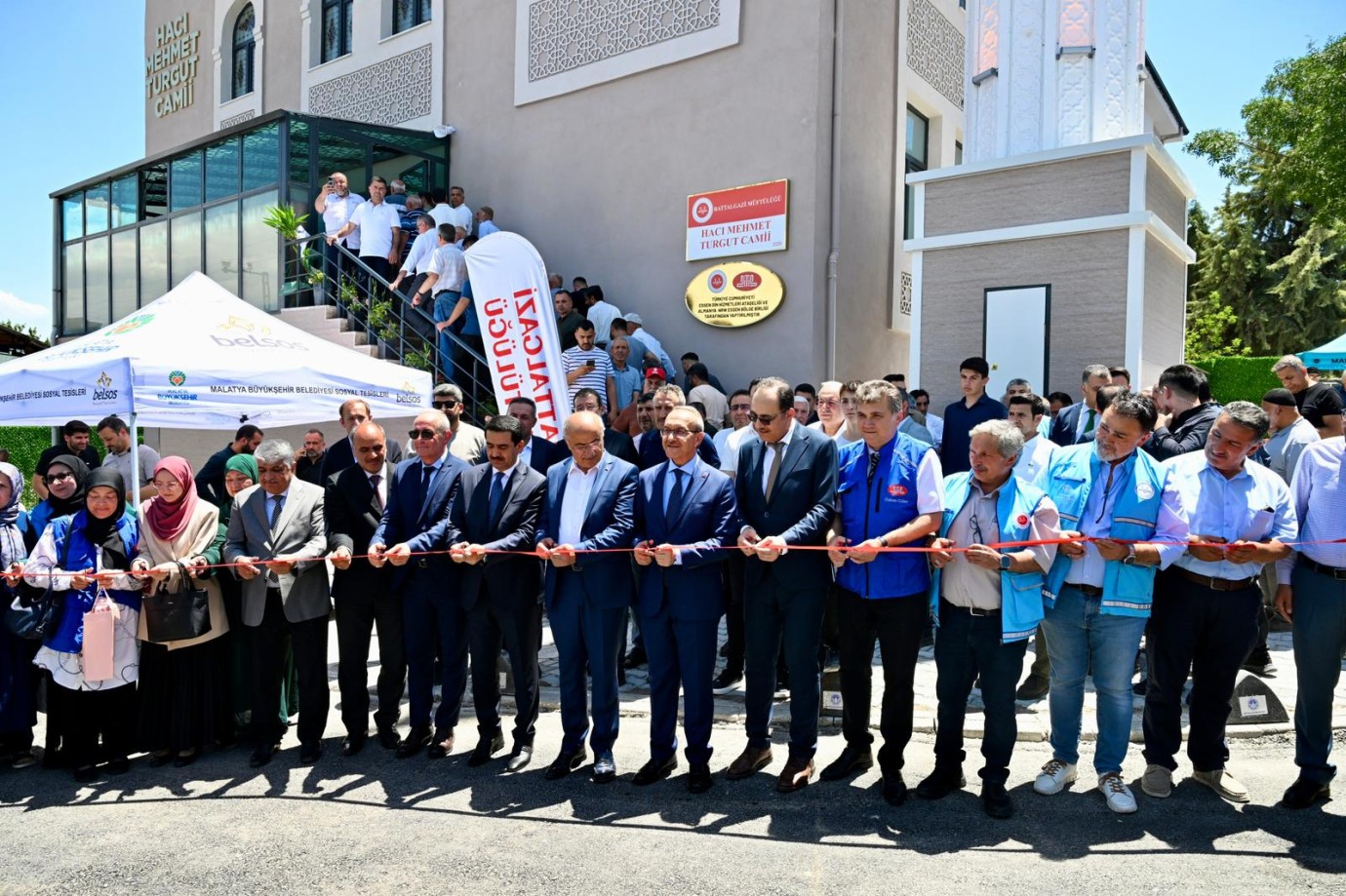 Malatya’da Hacı Mehmet Turgut Camii dualarla ibadete açıldı