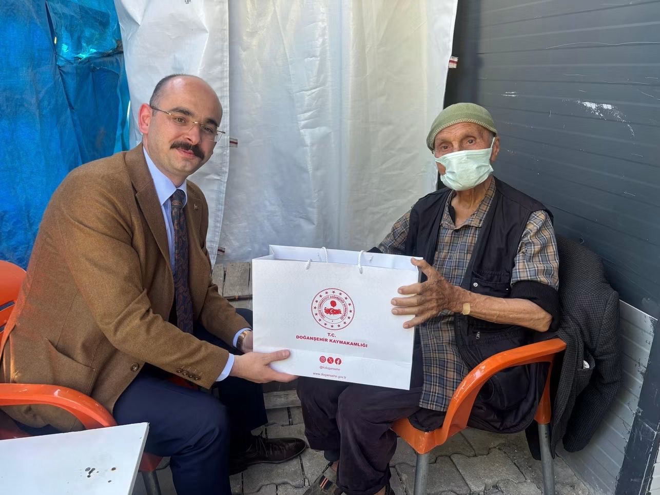 Kaymakam Sungur’dan Babalar Günü’nde anlamlı ziyaret