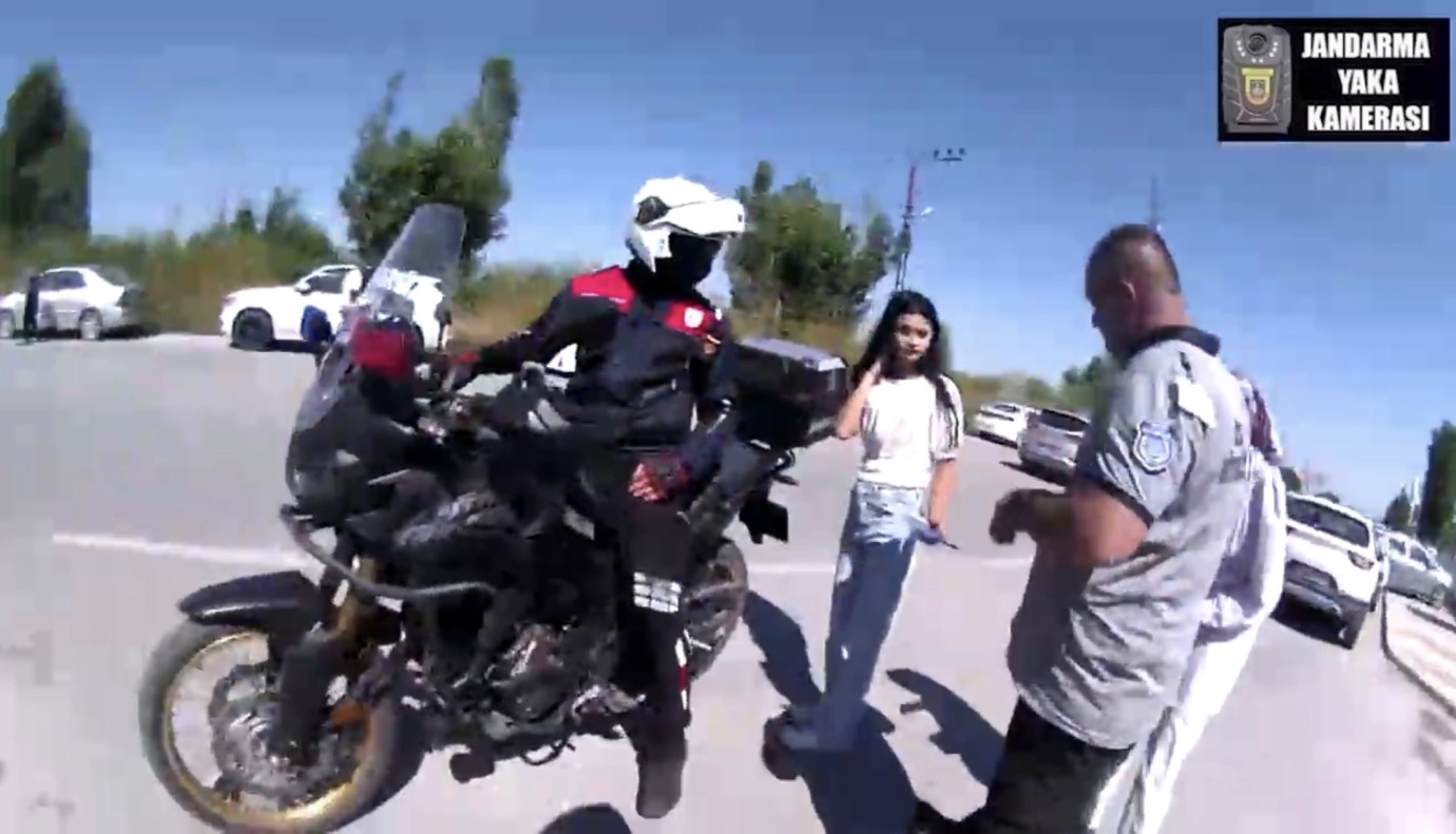 Jandarma, YKS’de öğrencileri zamana karşı yarıştırdı