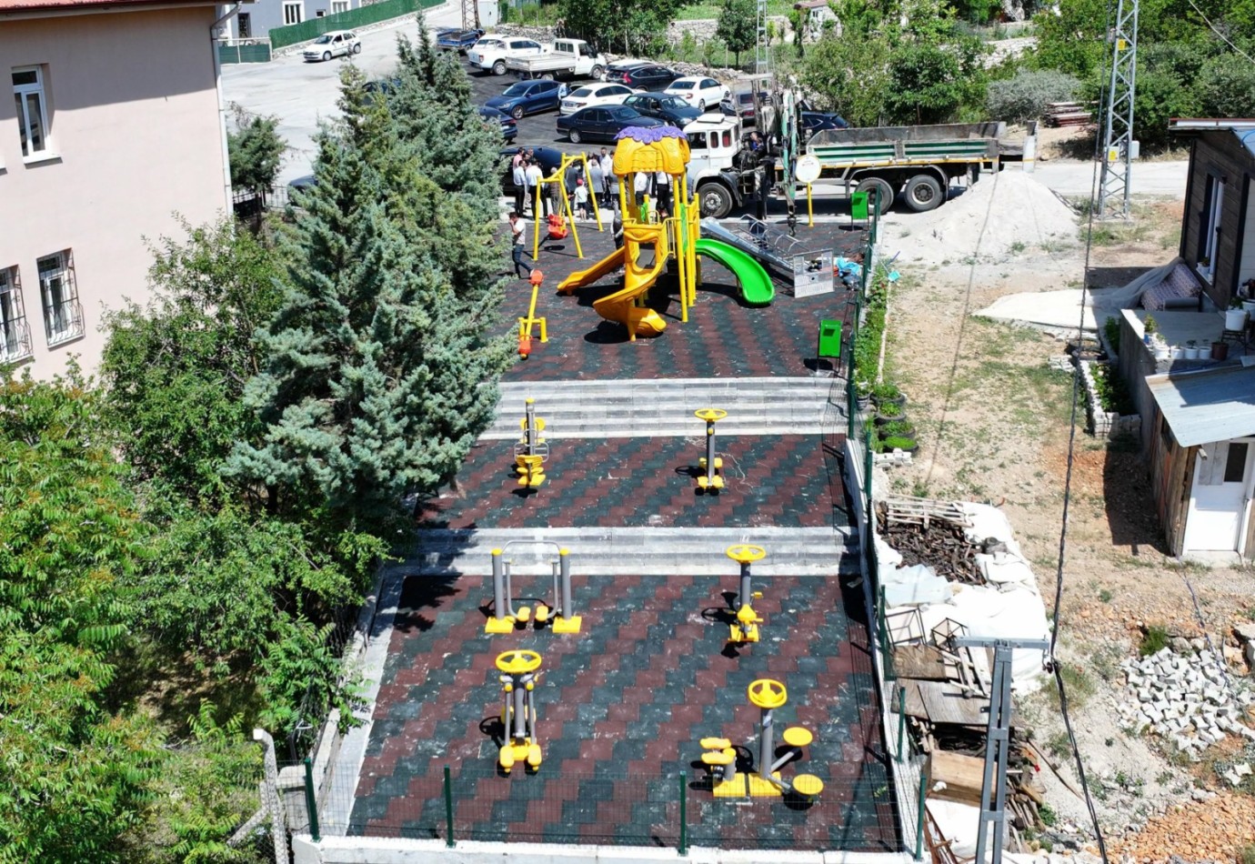 Banazı’ya güneş enerjili çocuk parkı ve spor alanı