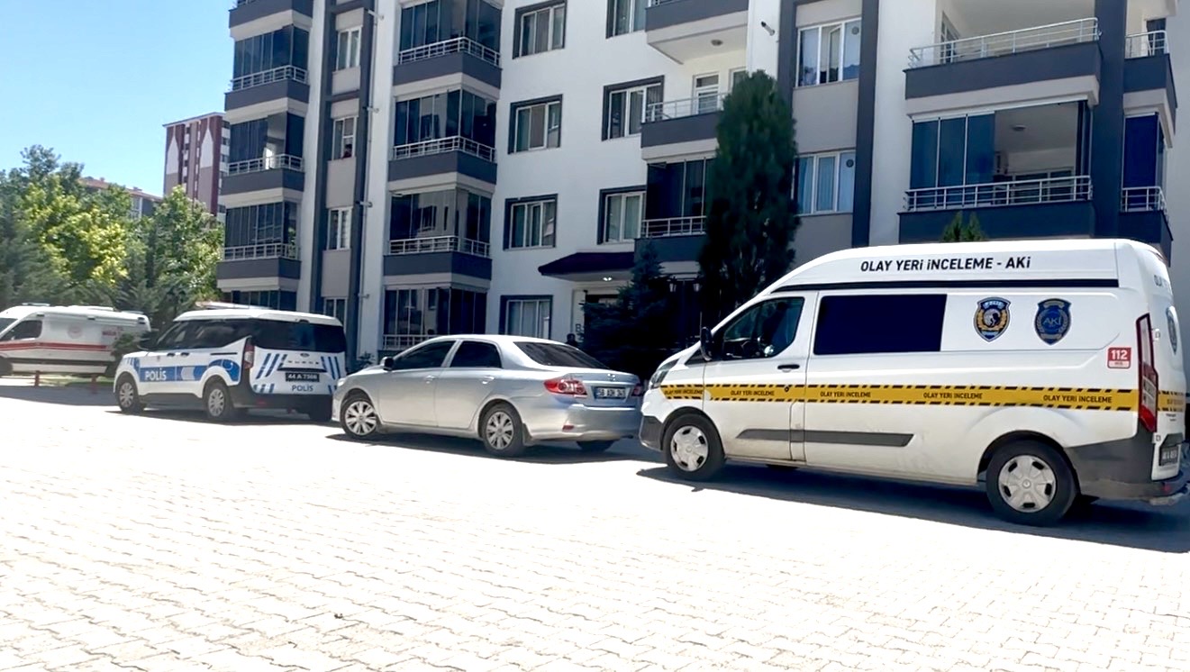 Bostanbaşı’nda 44 yaşındaki kişi evinde ölü bulundu